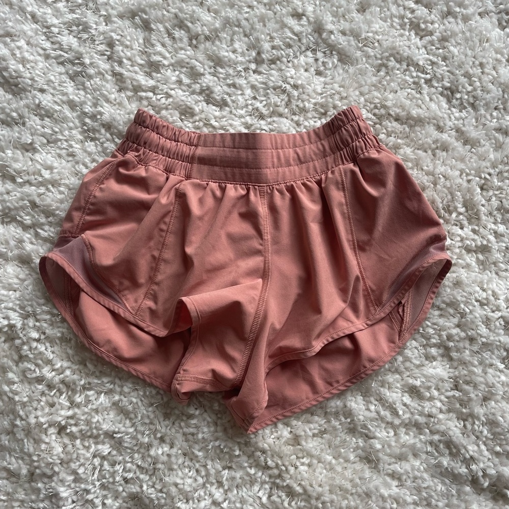 Lululemon Hotty Hot Shorts 2.5 Length Size: 2